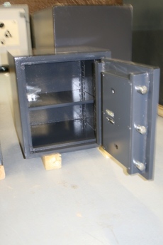 Used Small Diebold TL15 High Security Safe